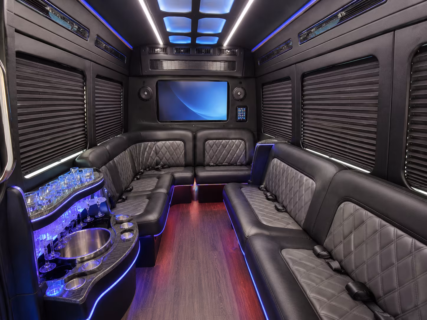 find the perfect transportation for your next airport transfer 3