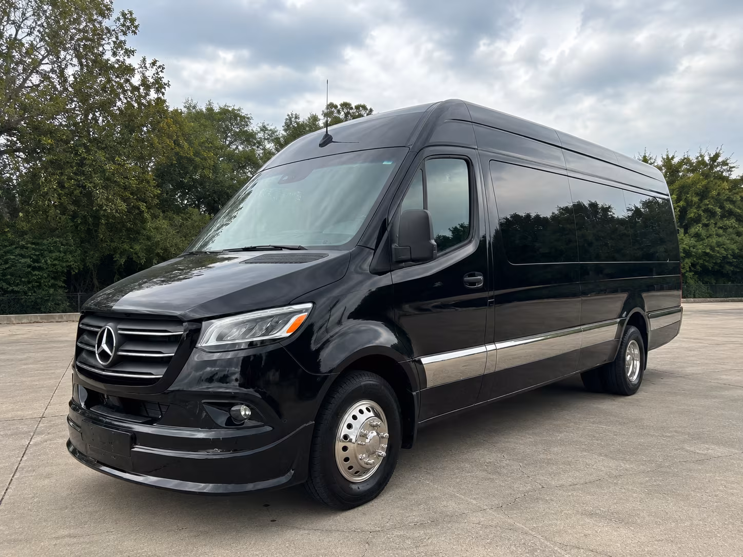 find the perfect transportation for your next airport transfer 5
