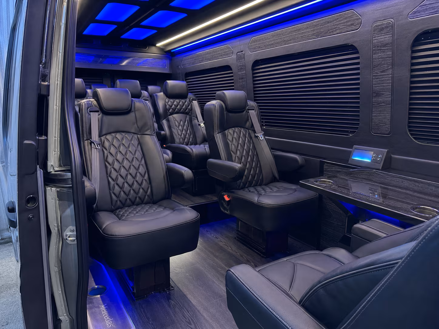 killeen 18 passenger sprinter van interior